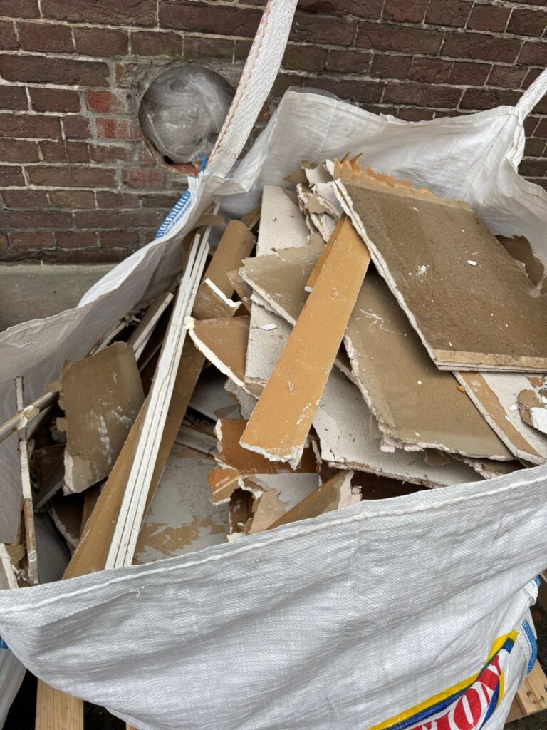 Bouw en sloop afval en Puin Steen ophalen in Leiden
