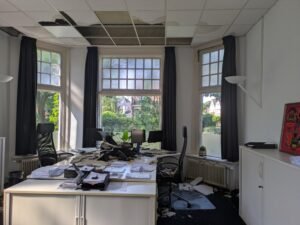 Archiefkast en Tafel >6 Persoons ophalen in jouw buurt