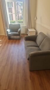 Bank 3zits en Fautieul / Relax / Sta op stoel ophalen in Waalre